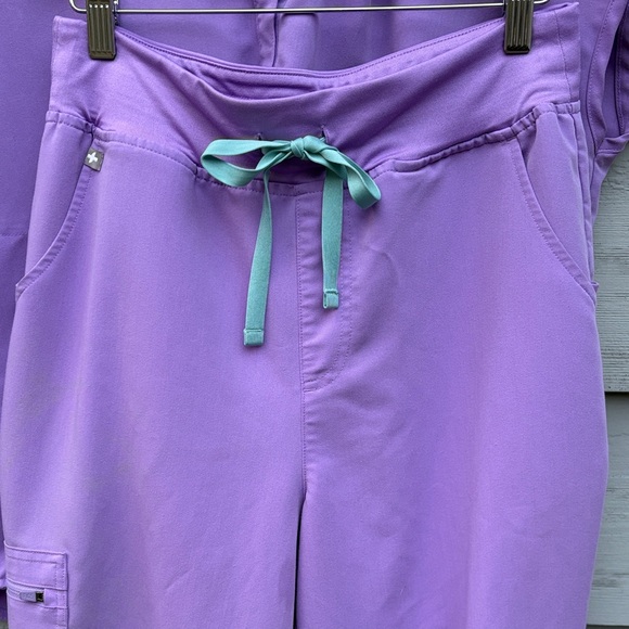 Figs Scrub Set - Picture 2 of 8